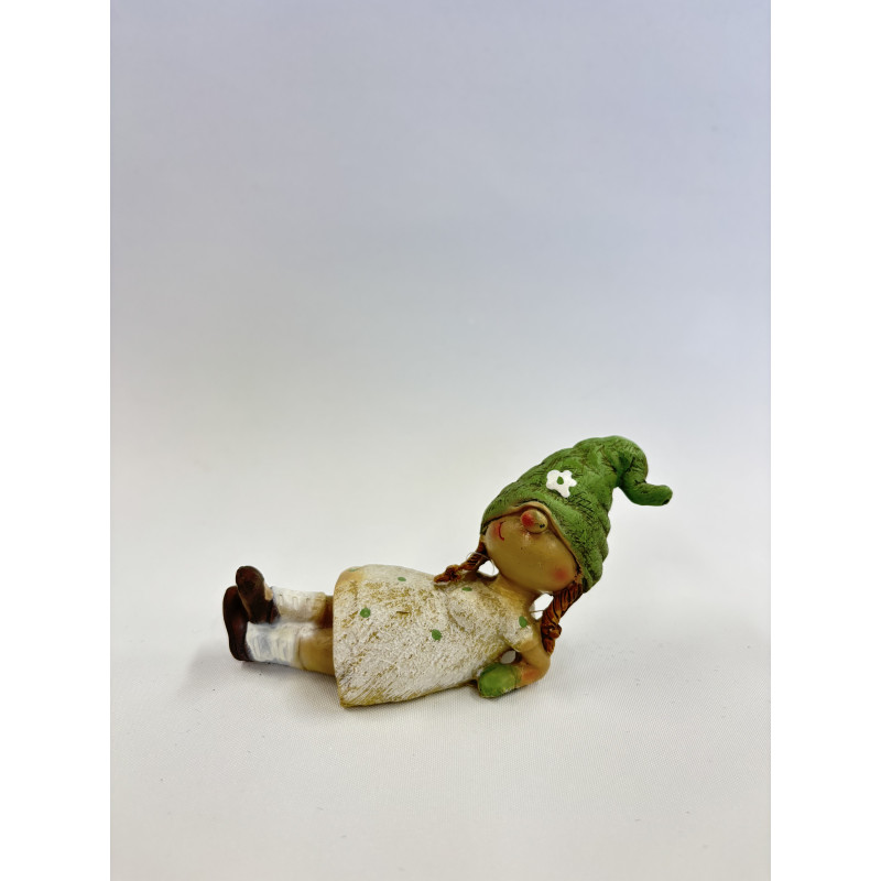 Leżąca Dziewczynka z Zieloną Czapeczką